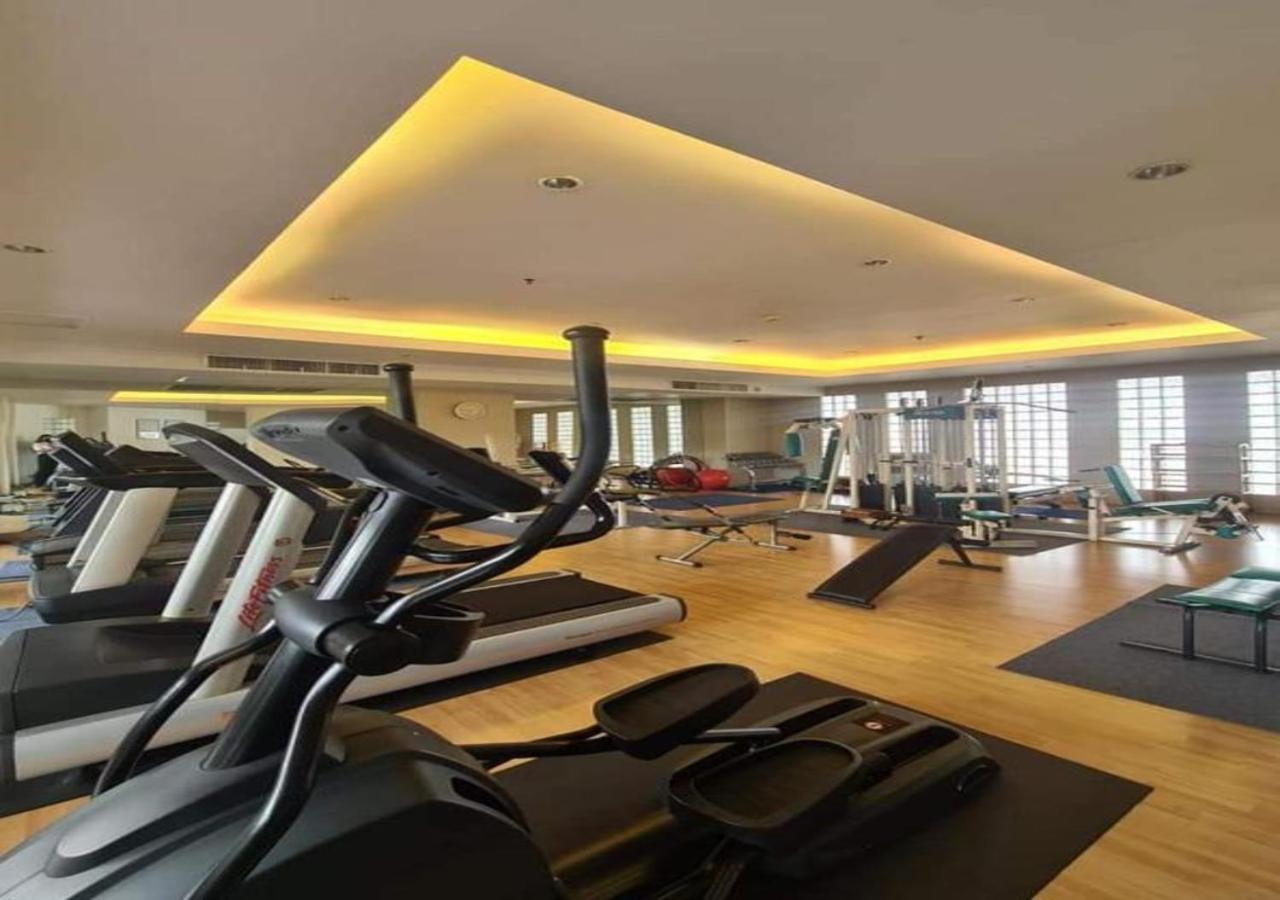 Bu Place Hotel Банкок Екстериор снимка