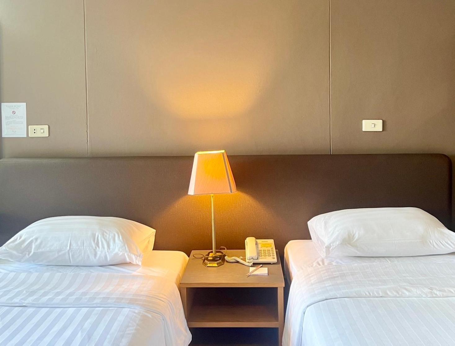 Bu Place Hotel Банкок Екстериор снимка