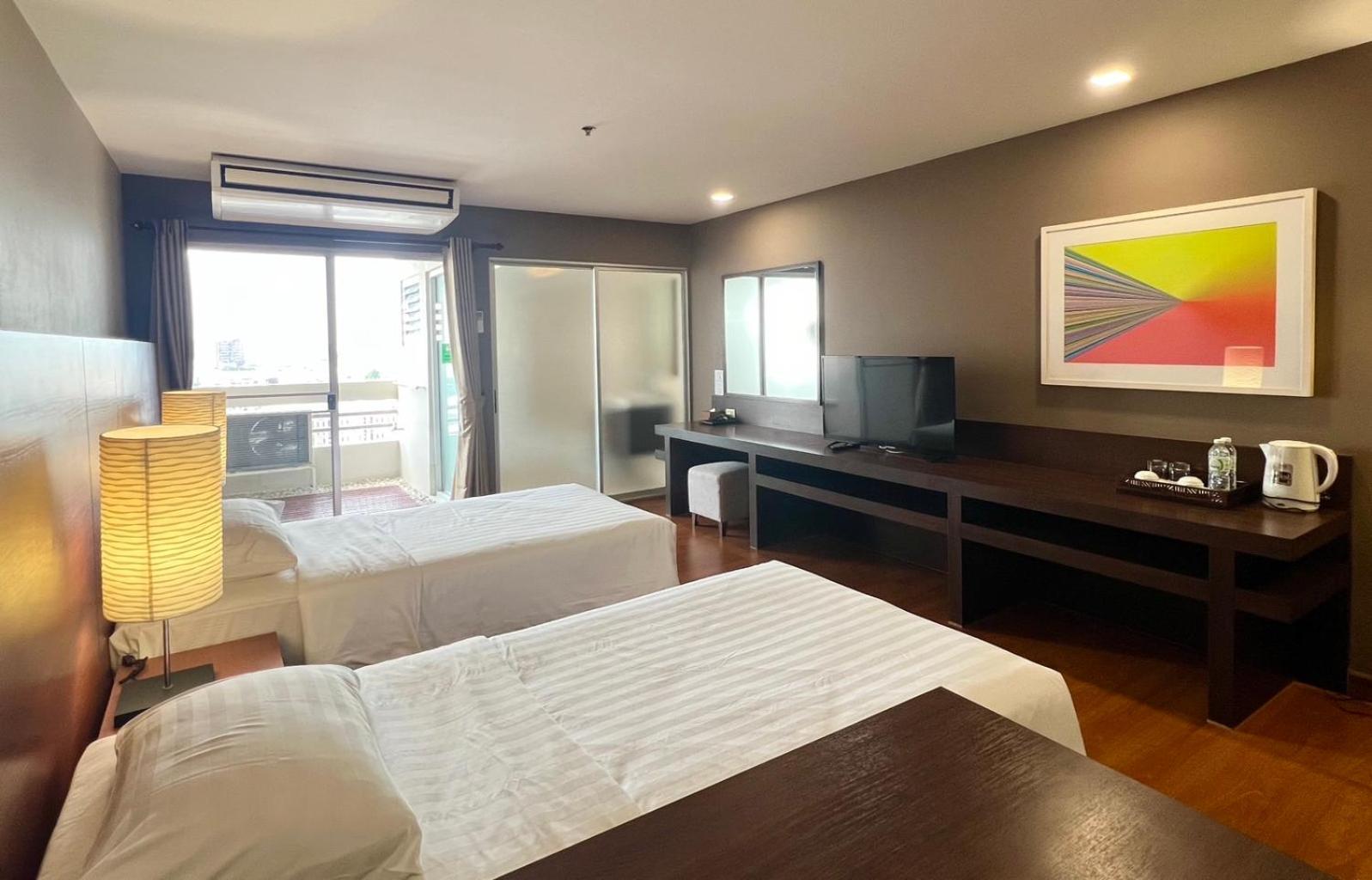 Bu Place Hotel Банкок Екстериор снимка