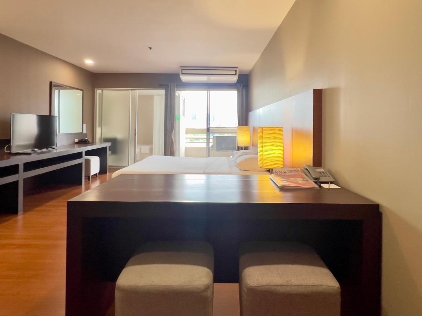Bu Place Hotel Банкок Екстериор снимка