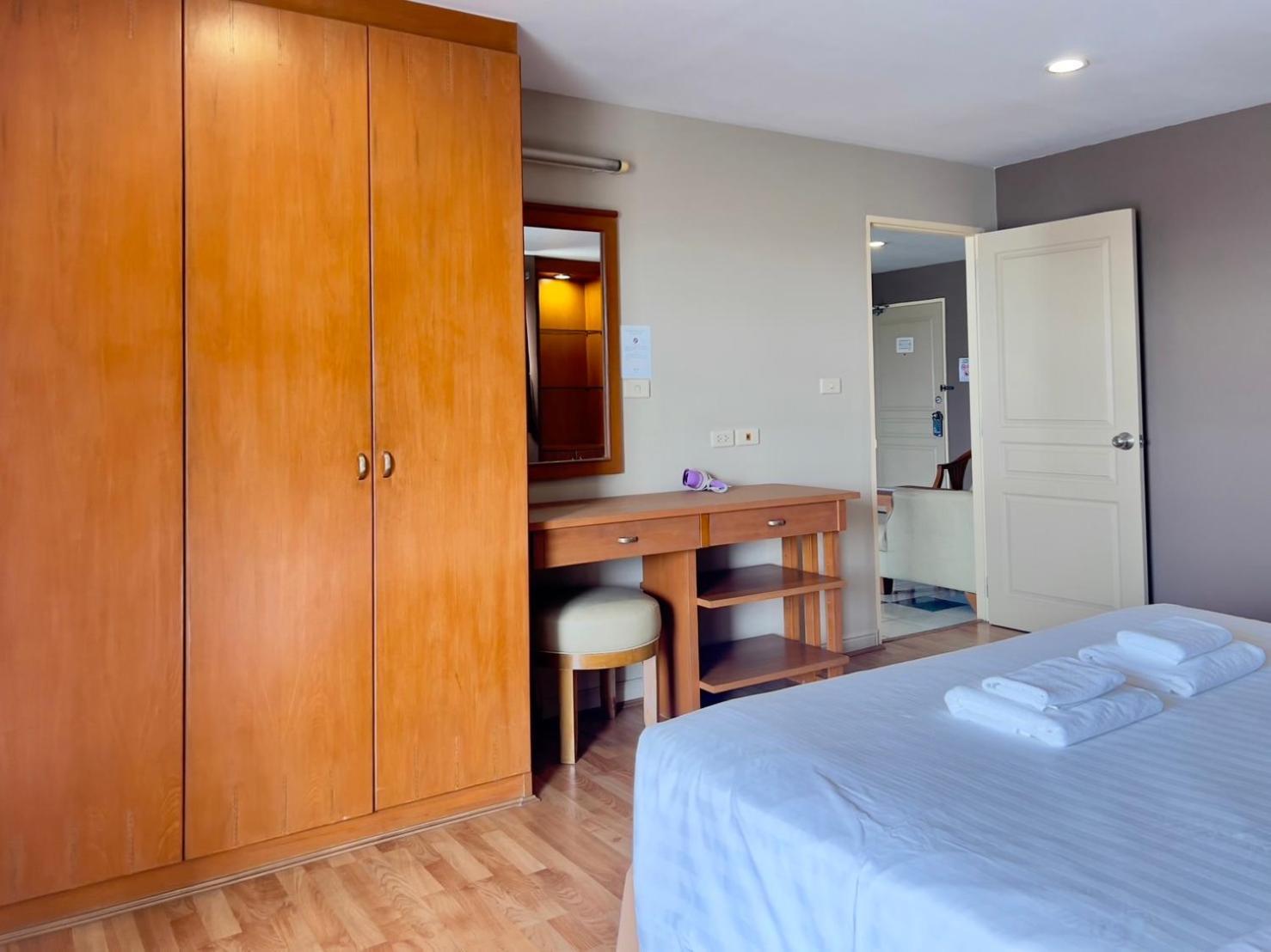 Bu Place Hotel Банкок Екстериор снимка