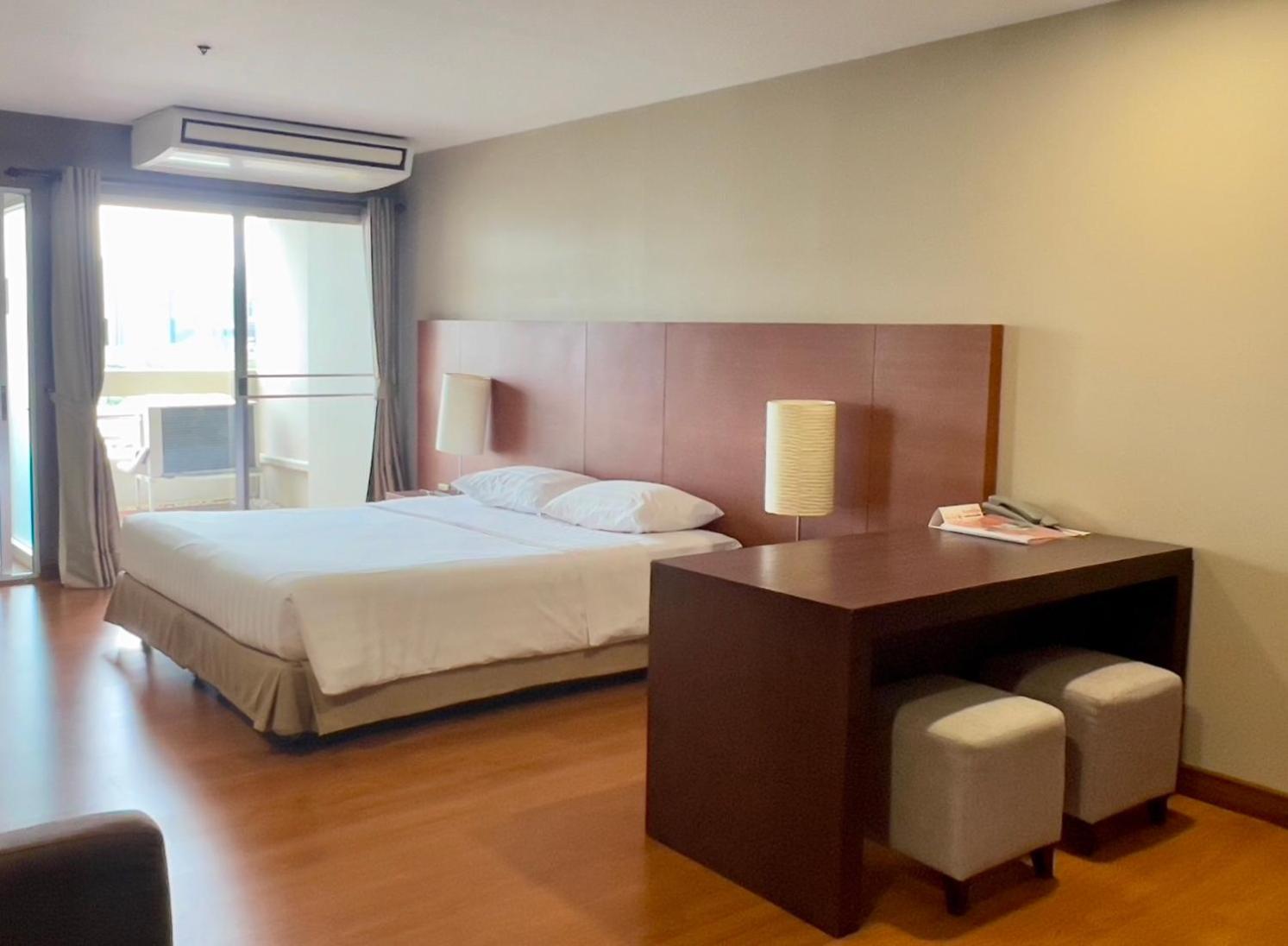 Bu Place Hotel Банкок Екстериор снимка
