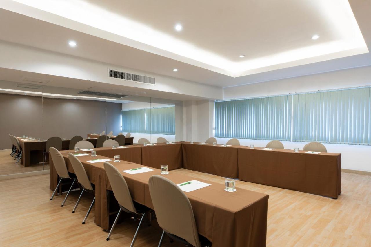 Bu Place Hotel Банкок Екстериор снимка