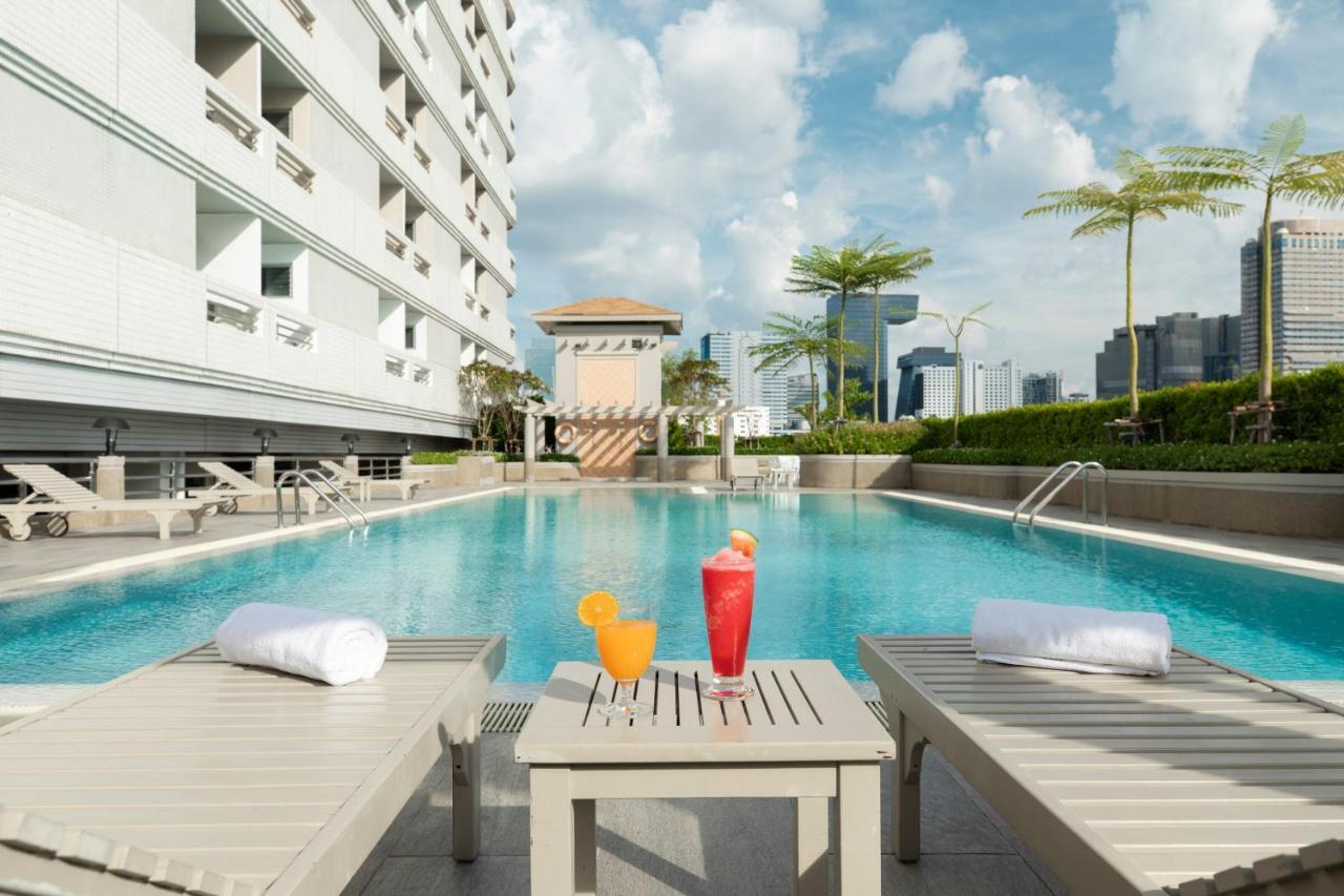 Bu Place Hotel Банкок Екстериор снимка